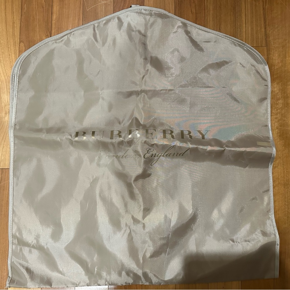 Burberry garmet bag